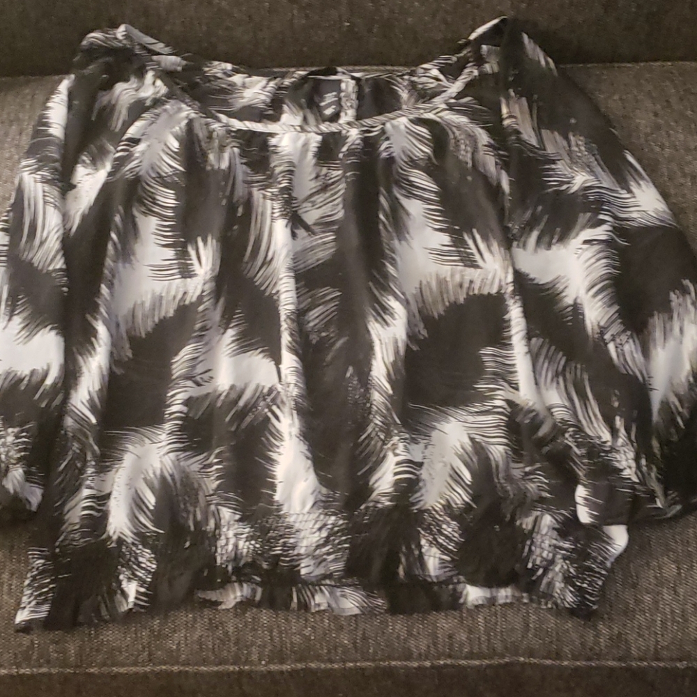 ☀️👚BEAUTIFUL LIGHTWEIGHT TOP